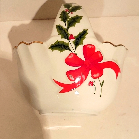 Porcelain Ceramic  Christmas Decor Basket With Handle - Picture 6 of 6